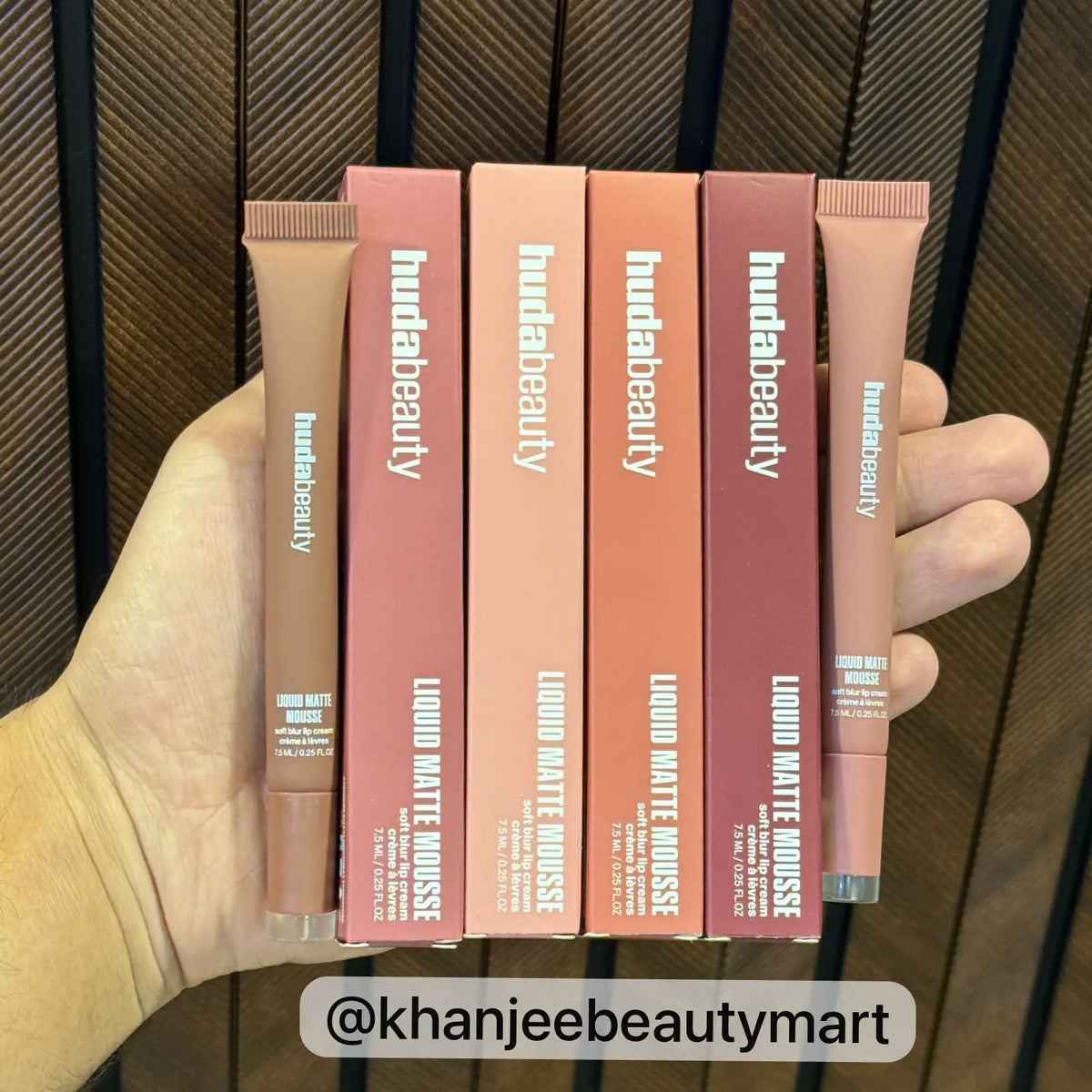 hudabeauty Liquid Matte Mousse Soft Blur Lip Cream