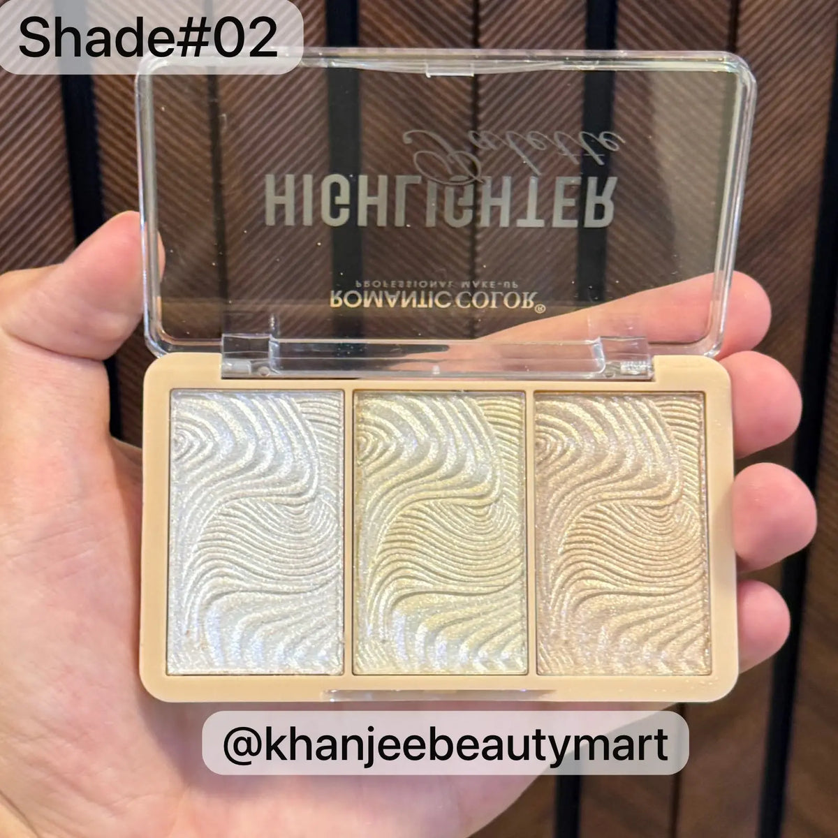 ROMANTIC COLOR Curious 3-Color Wave Shimmer Highlighter Palette