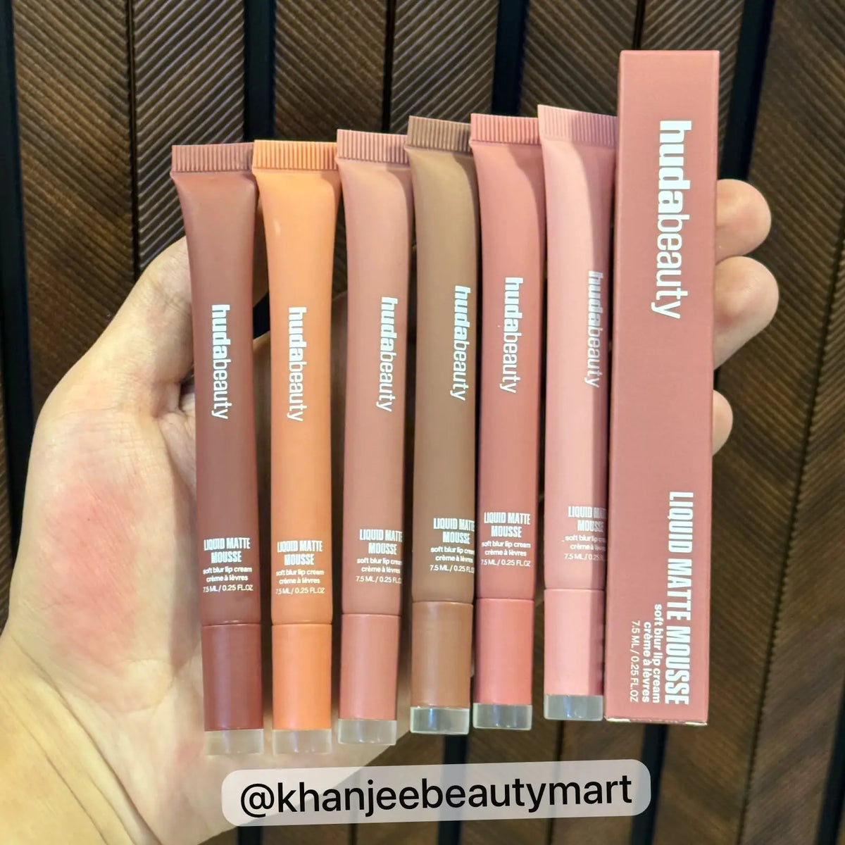 hudabeauty Liquid Matte Mousse Soft Blur Lip Cream