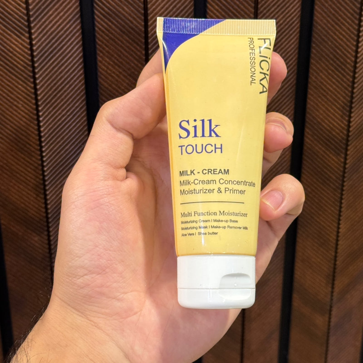 Flicka Professional Silk Touch Milk-Cream Moisturizer & Makeup Primer