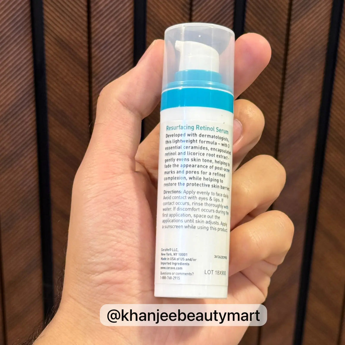 CeraVe Resurfacing Retinol Serum – Encapsulated Retinol, Niacinamide & Ceramides (30ml)