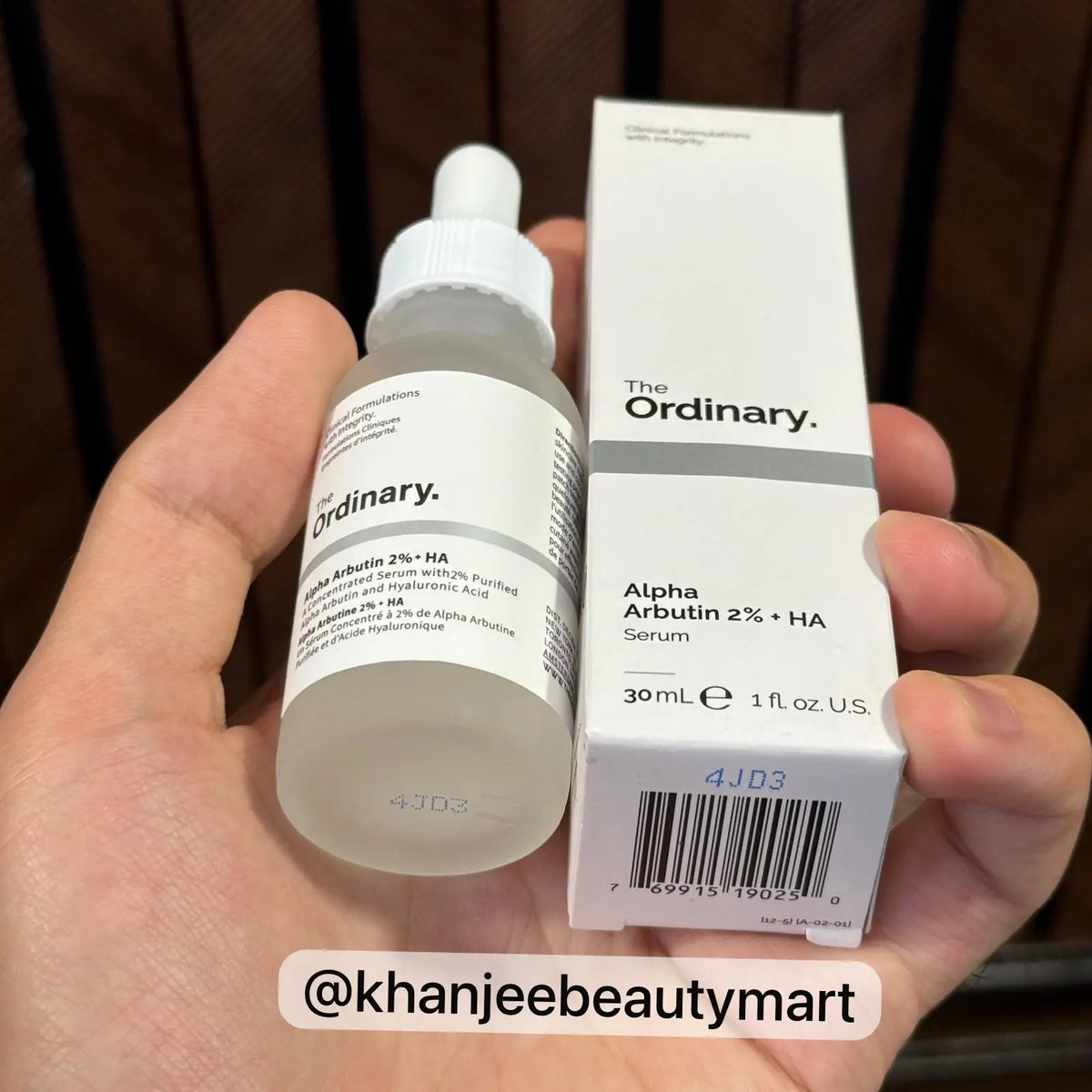 The Ordinary Alpha Arbutin 2% + HA Serum – A Concentrated Serum with 2% Purified Alpha Arbutin and Hyaluronic Acid – 30 ml / 1 fl. oz. U.S.