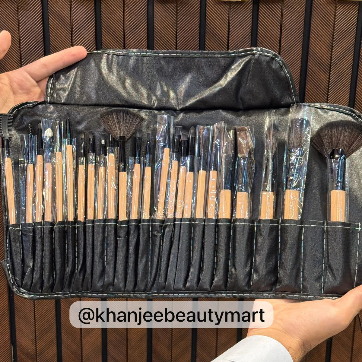 24-Piece Makeup Brush Set with Pouch – Professional Makeup Brush Kit
