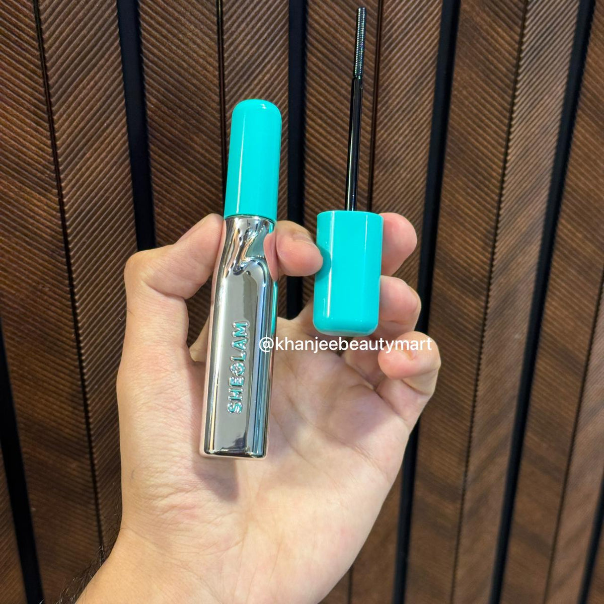 SheGlam Easy Lash Removal